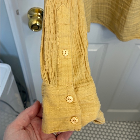 Abercrombie & Fitch gauze blouse - Picture 4 of 4